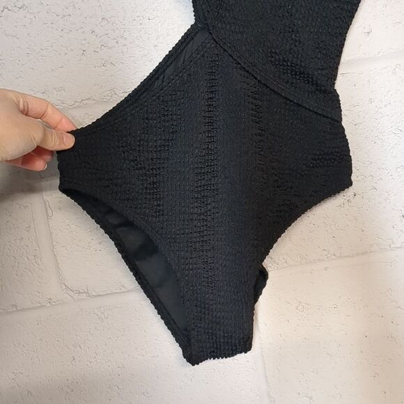 Women's Black One-Shoulder Cut-Out Textured Fabric Swimsuit Size XS - Picture 5 of 8